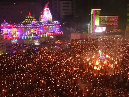 મહાનવમીની દેશભરમાં ધૂમ, મંદિરોમાં શ્રદ્ધાળુઓની જબરદસ્ત ભીડ