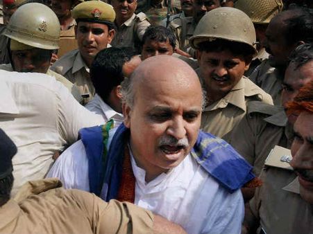 મુસલમાનો પર સાધ્યુ નિશાન