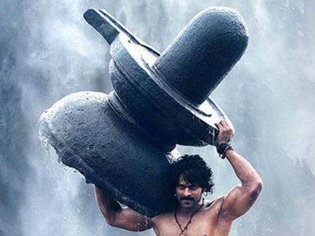 પ્રભાસનો જન્મ ફિલ્મ નિર્માતાના ઘરે