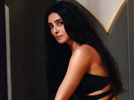 ફિલ્મ ‘જાનિસાર' માં કર્યુ કામ