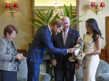 પ્રિન્સ હેરી અને મેગનનું બાળક કેમ નહિ કહેવાય પ્રિન્સ કે પ્રિન્સેસ?