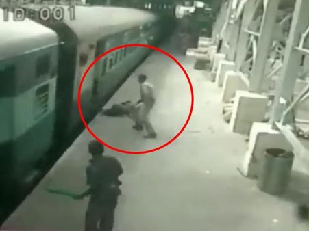 Video: દરવાજા-સ્ટેશન વચ્ચે ફસાયેલા વ્યક્તિને Rpf જવાને ચાલતી ટ્રેનમાં બચાવ્યો