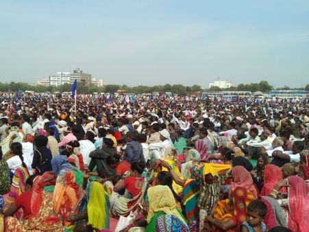 'જમીન તો જોઇશે જ' નારા સાથે બહુજનોએ ગાંધીનગરમાં કર્યુ વિશાળ જનસંમેલન