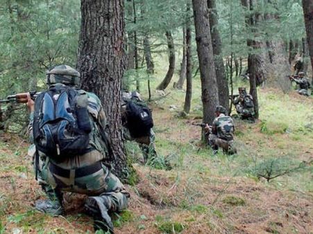 જમ્મુ-કાશ્મીરના અનતનાગમાં સેના અને આતંકવાદીઓ વચ્ચે ચાલી રહ્યું છે એન્કાઉન્ટર