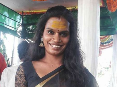 લાપતા ટ્રાન્સઝેન્ડર ઉમેદવાર મોડી રાત્રે પોલીસ સ્ટેશન પહોંચી