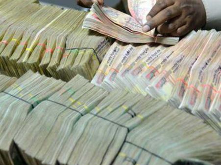 ખાસ યુવા વર્ગ બન્યો છેતરપિંડીનો ભોગ ખાસ યુવા વર્ગ બન્યો છેતરપિંડીનો ભોગ