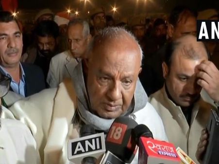 રામલીલા મેદાન પહોંચીને બોલ્યા દેવગૌડા- ખેડૂતો સરકારને સજા આપશે