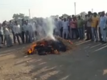 ખેડૂતો પ્રત્યે સરકારની ઝેરીલી નીતિ? ટેકાના ભાવના તરકટ સામે ખેડૂતો રોષે ભરાયા