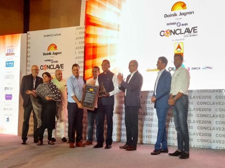 વિરેન્દ્ર ગુપ્તા અને ઉમંગ બેદીને exchange4media ઈન્ફ્લુએન્સર ઓફ ધી યરનો અવોર્ડ એનાયત