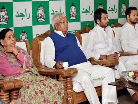 માતા-પિતા, ભાઈ-બહેન બધા જ તેને સપોર્ટ કરે છે માતા-પિતા, ભાઈ-બહેન બધા જ તેને સપોર્ટ કરે છે