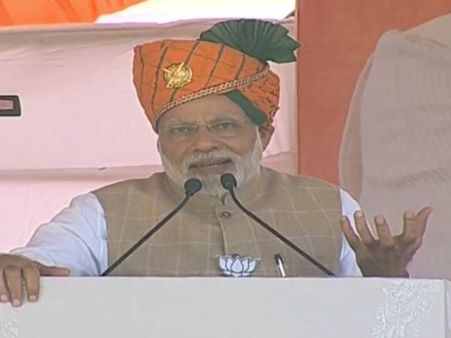 રાજસ્થાનના ભીલવાડામાં મોદી, ‘કોંગ્રેસ જાતિવાદી, તેના નેતા મારી જાતિ પૂછે છે'