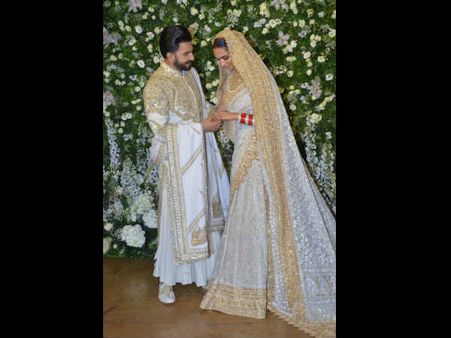 એક લહેંગો, એક સાડી