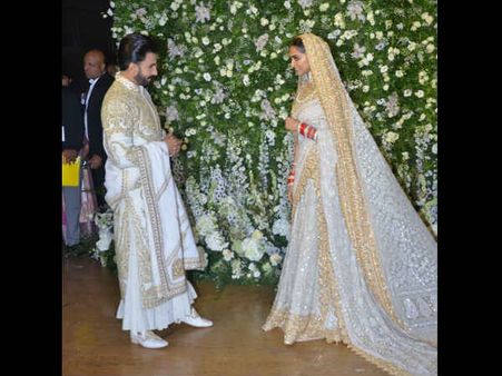 સફેદ વસ્ત્રોમાં પરી