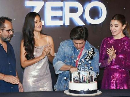 મુંબઈ પોલિસે અટકાવી શાહરુખ ખાનની લેટનાઈટ પાર્ટી, જાણો કેમ?