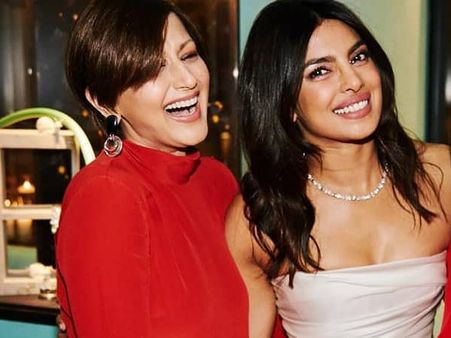 પ્રિયંકાની ખુશીઓમાં સોનાલી પણ જોડાઈ, લાલ જોડામાં લાગી રહી હતી સુંદર