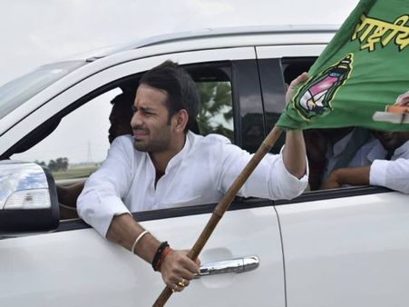 તેજસ્વી પણ બંગલો ખાલી ન કરવાની જિદ પર અડ્યા