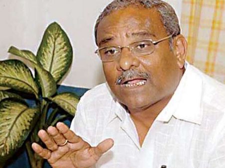 24 કલાકમાં કર્ણાટકમાં કુમારસ્વામીની સરકાર પડી ભાંગશે, ભાજપના ધારાસભ્યનો દાવો