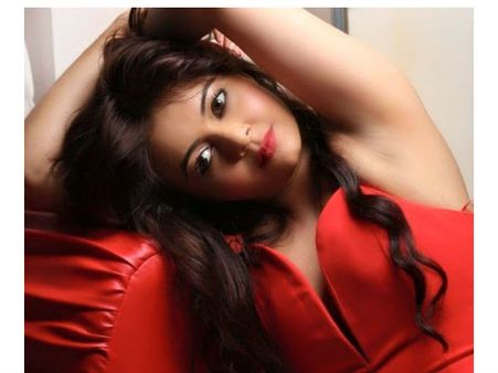 રેડ ડ્રેસમાં ગોપી વહુએ આગ લગાવી, વર્ષ 2018 ની સૌથી સેક્સી ફોટો