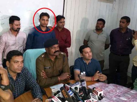 પતિ-પત્નીએ ફ્લેટમાં જ 5 કરોડ રૂપિયાની નકલી નોટો છાપી