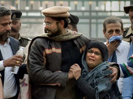 VIDEO: સુષ્મા સ્વરાજને મળીને બોલી હામિદ અનસારીની મા, ‘મેરા ભારત મહાન'