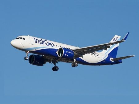 ઈન્ડિગો વિમાનના ટોઇલેટમાં સિગરેટ પીવા લાગ્યો યાત્રી, કેસ નોંધાયો