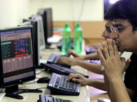 આ કારણે શેર માર્કેટમાં થયો ધબડકો, મિનિટોમાં ડૂબ્યા 2.24 લાખ કરોડ