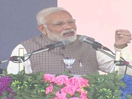 જોઉ છુ એ કેવી રીતે બચે છે