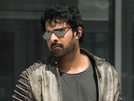 દેશમાં જ નહિ વિદેશમાં પણ છે પ્રભાસના ફેન્સ, મળવા આવશે જાપાની પ્રસંશકો