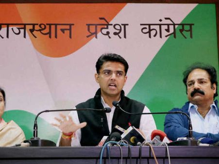 વ્હાર્ટન સ્કૂલ ઓફ યુનિવર્સિટીમાંથી ભણ્યા પાયલટ