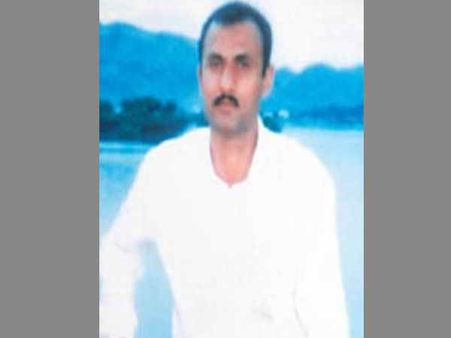 અબ્લુદ રહમાને ગોળી ચલાવી 