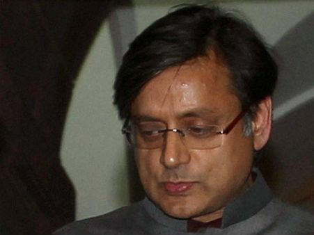 શશિ થરૂરે મોદીને ગણાવ્યા ‘વિંછી'