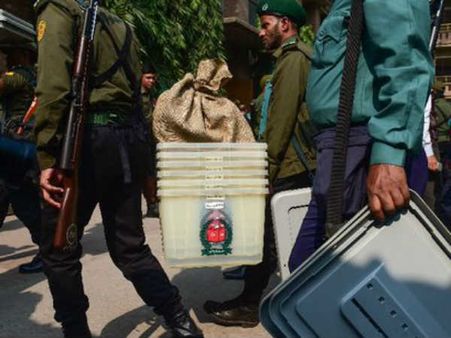 ખૂબ જ ખરાબ વોટર ટર્ન આઉટ