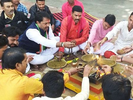 મધ્ય પ્રદેશ ચૂંટણી પરિણામ 2018: પરિણામ પહેલા કોંગ્રેસનો વિજયી ભવ યજ્ઞ