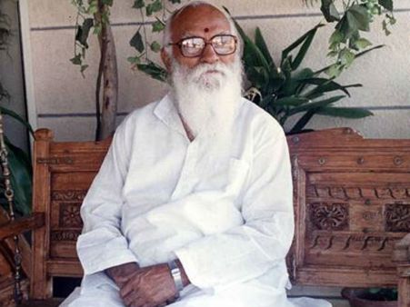 સમાજસેવામાં મહત્વનું યોગદાન સમાજસેવામાં મહત્વનું યોગદાન