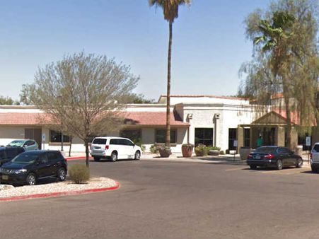 ઘણા લોકો પીડિતાના રૂમમાં જતા હતા ઘણા લોકો પીડિતાના રૂમમાં જતા હતા