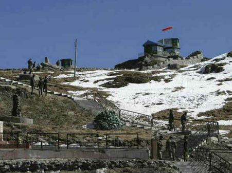 ડોકલામમાં ચીન ફરી 12 કિલોમીટર લાંબો રસ્તો બનાવી રહ્યું છે