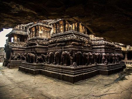 એલોરાની ગુફાઓ