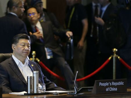 સેન્ટ્રલ મિલિટ્રી કમીશનના ચેરમેન જિનપિંગ