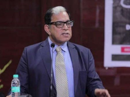 સિકરીએ આખા વિવાદ પર પત્ર લખ્યો સિકરીએ આખા વિવાદ પર પત્ર લખ્યો