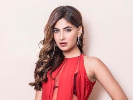 પહેલી ફિલ્મ પહેલી ફિલ્મ