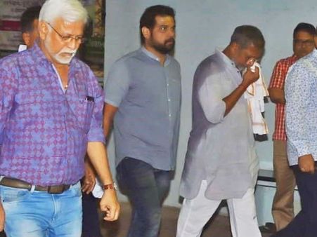 બોલિવૂડથી કોઈ ના આવ્યું બોલિવૂડથી કોઈ ના આવ્યું