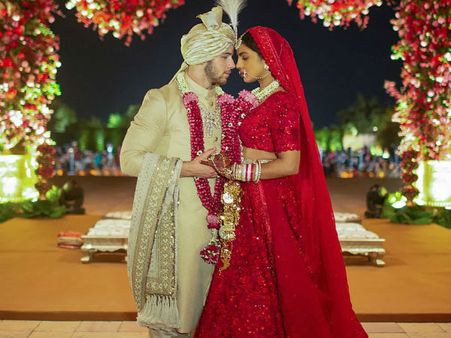 વિદેશમાં પણ તેમની ખાસ ઓળખ