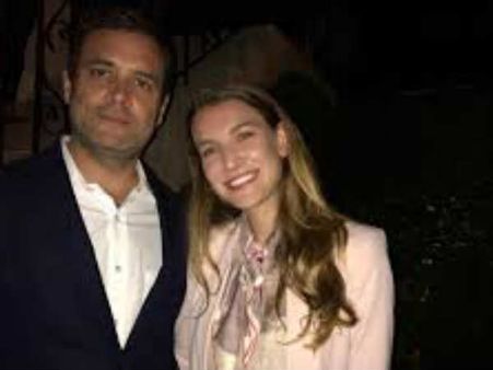 આખરે કોણ છે રાહુલ સાથે આ મહિલા?