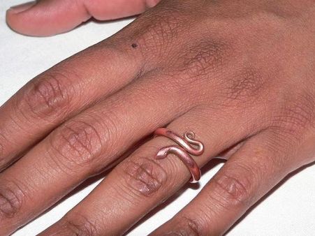 સાપના આકારની વીંટી