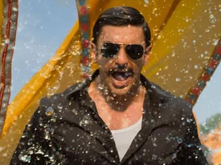 ઝીરોને કરી પાછળ