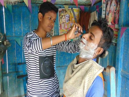 લકવાને કારણે પિતા છે બીમાર