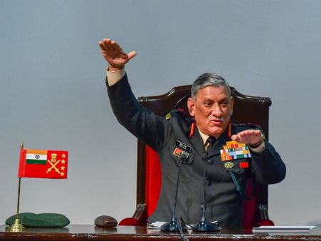 હેન્ડ ઈન હેન્ડ એક્સરસાઈઝમાં સામે આવ્યો વીડિયો હેન્ડ ઈન હેન્ડ એક્સરસાઈઝમાં સામે આવ્યો વીડિયો