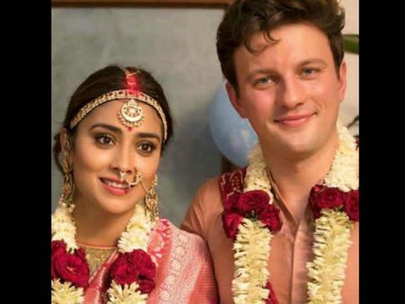 શ્રેયા સરન શ્રેયા સરન