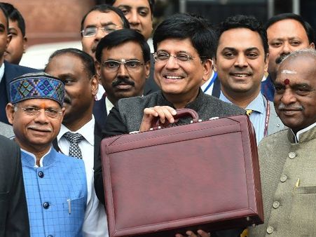 Budget 2019: મધ્યમ વર્ગના લોકોને સરકારે આપી મોટી ભેટ