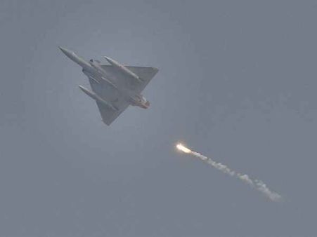 સર્જિકલ સ્ટ્રાઈકઃ ભારતીય વાયુસેનાએ PoKમાં જૈશના ઠેકાણા પર 1000 કિલો બોમ્બ વરસાવ્યા